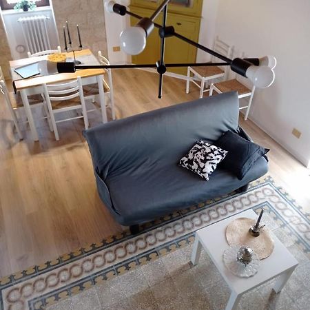 Casa Vacanze Borgo Gulini Da Anna เปตราเลียโซปรานา ภายนอก รูปภาพ