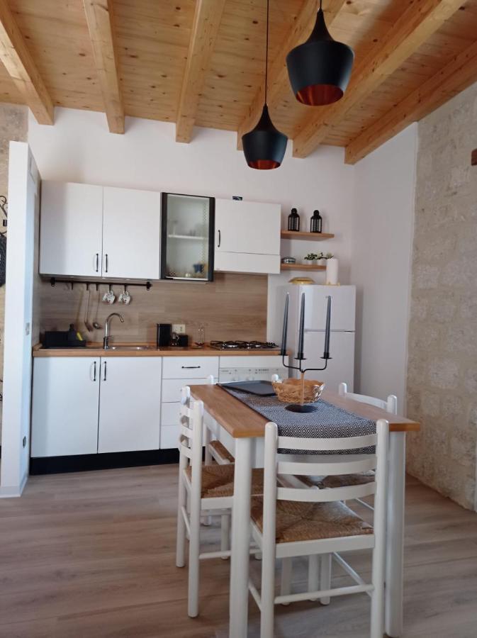 Casa Vacanze Borgo Gulini Da Anna เปตราเลียโซปรานา ภายนอก รูปภาพ